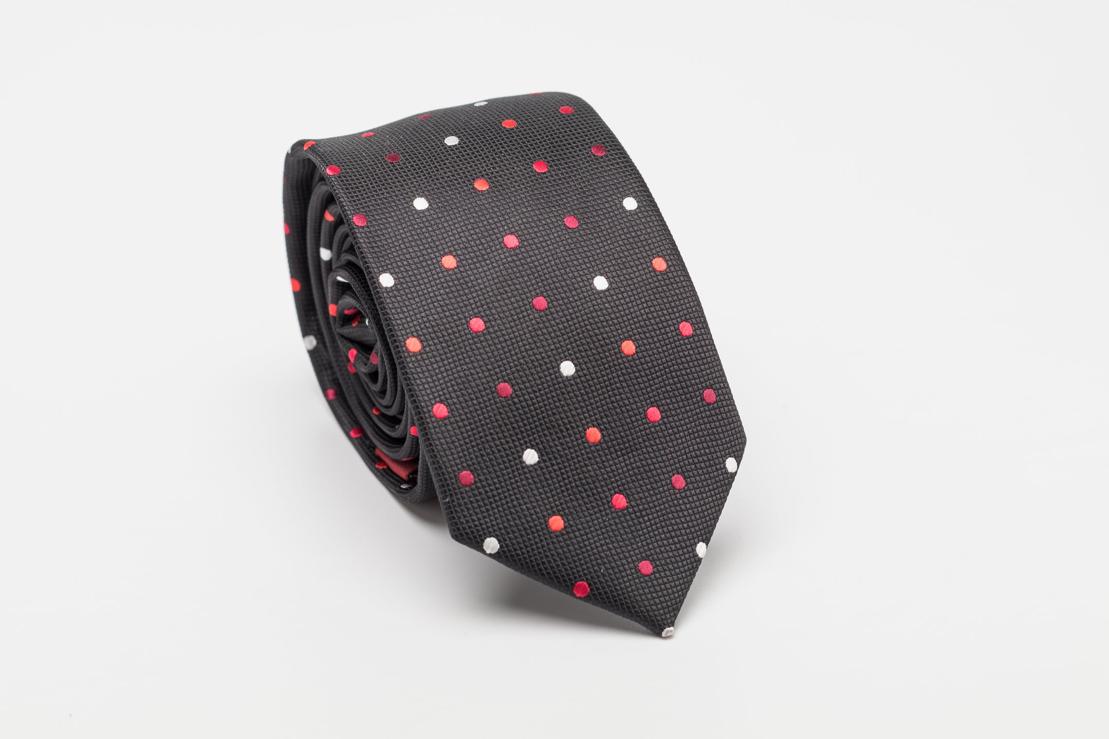 Dotted slim cotton tie
